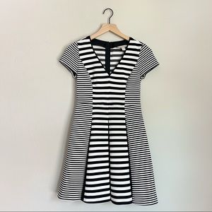 Banana Republic | Women’s Fit&Flare Pleated Striped Dress | Black & White | 0P
